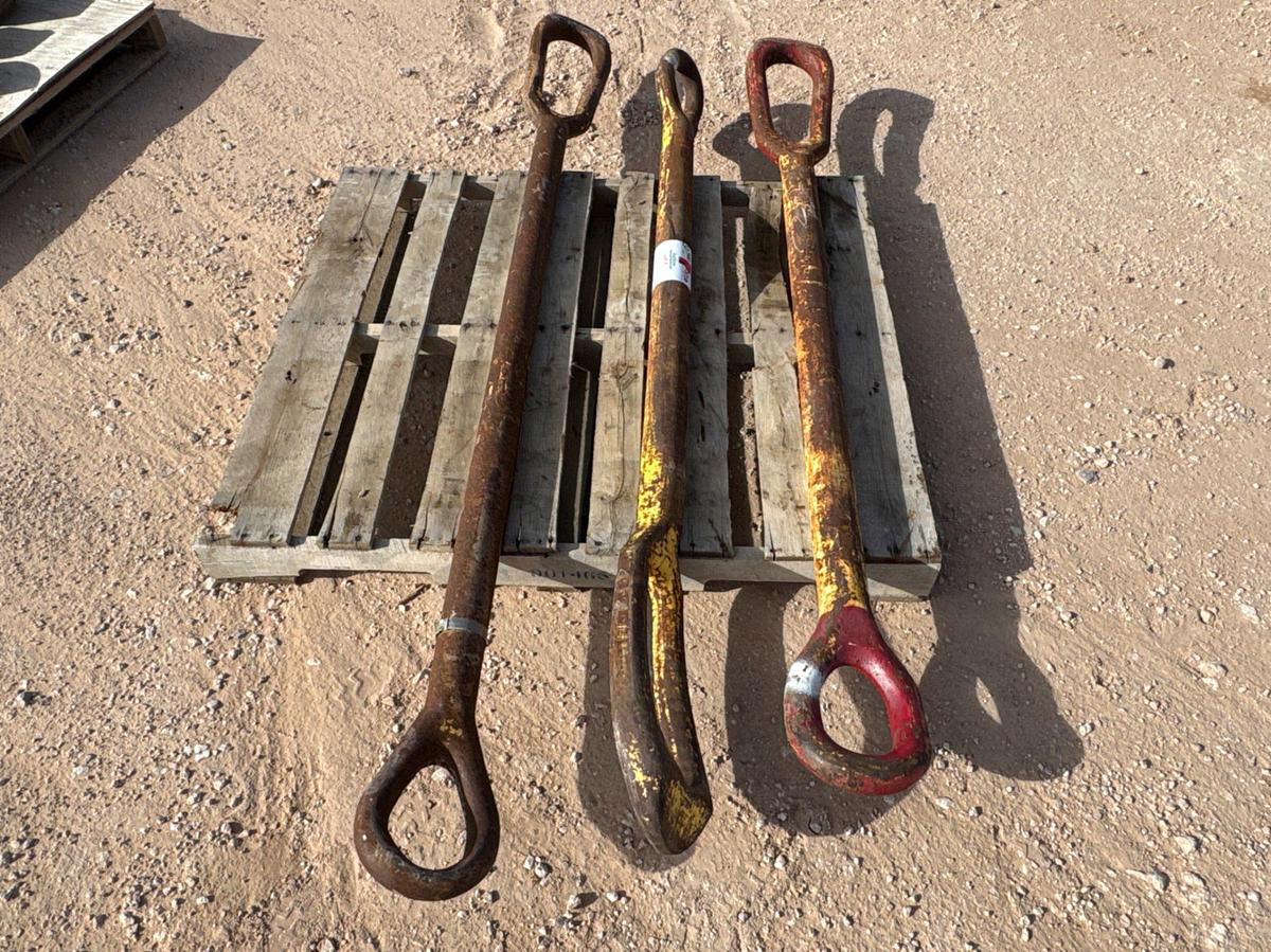 Used (2) 2” x 72” elevator links & (1) 1-1/2” x 84” elevator link