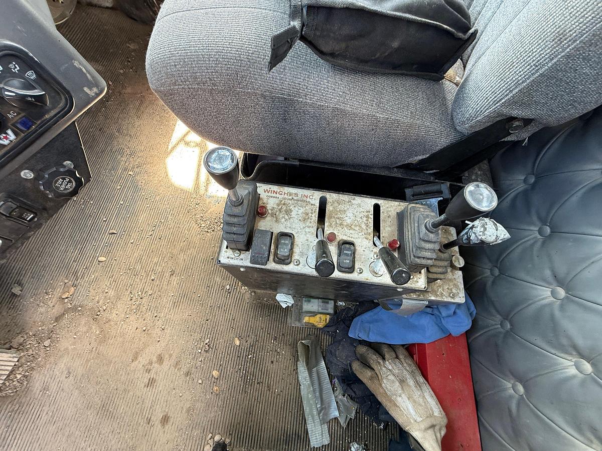 Used 2009 WESTERN STAR 4900 SB BED / POLE WINCH TRUCK (26,000 Miles!!)