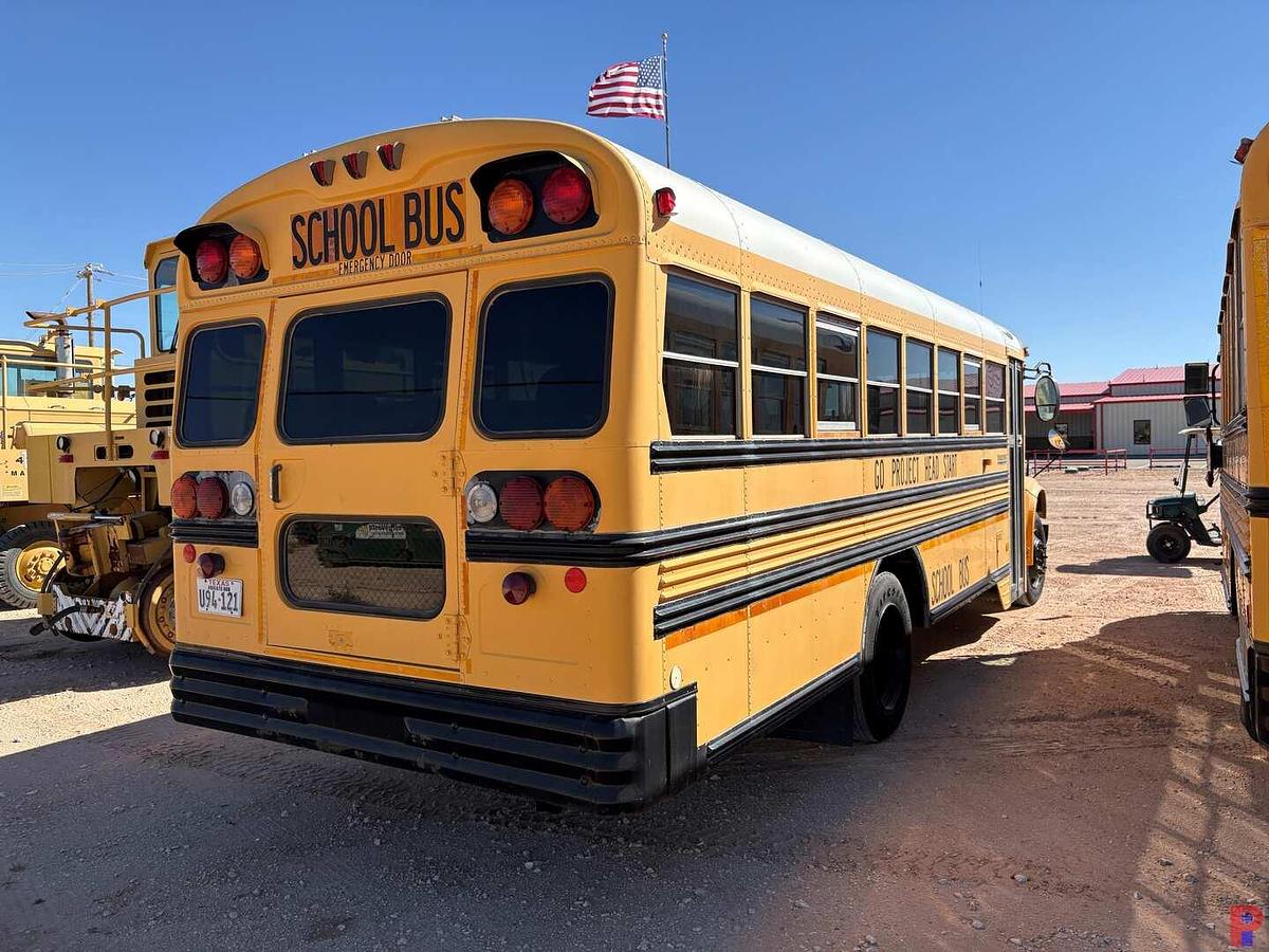Used 2004 INTERNATIONAL/BLUE BIRD 3800 SCHOOL BUS