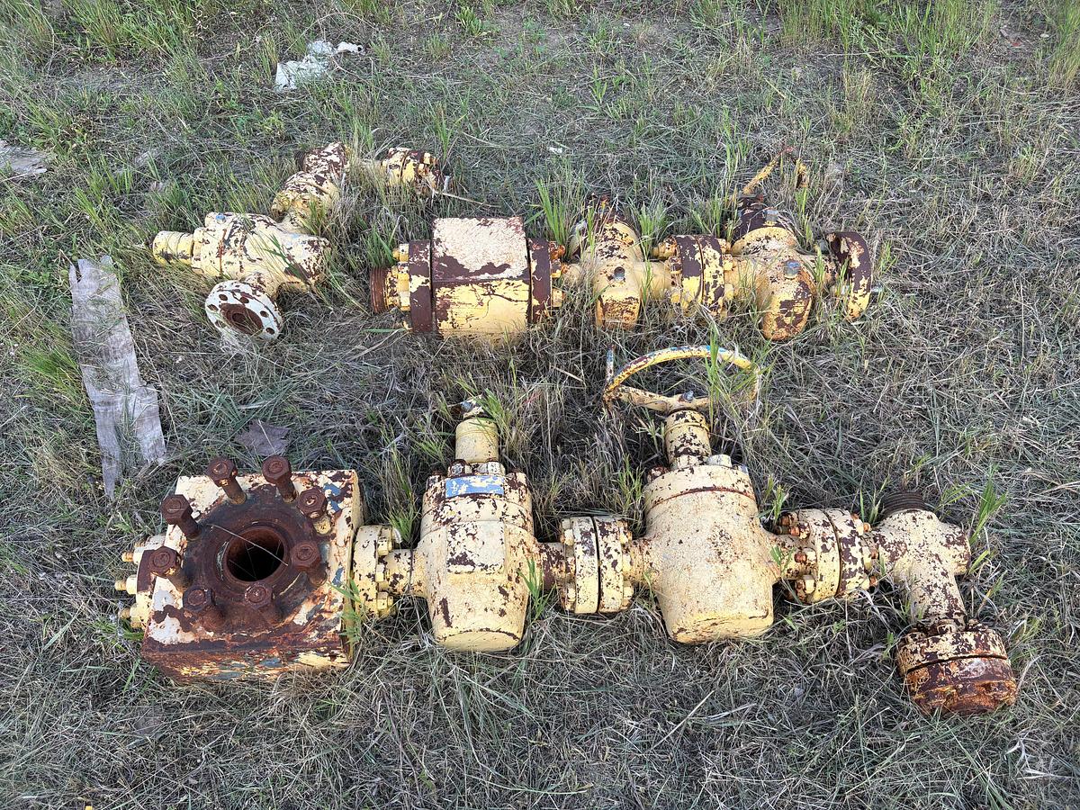 Used (11) 1-13/16” 10k gate valves, (2) 3-1/8” gate valves, & (1) 4-1/16” 10k valve w/ (4) fluid crosses