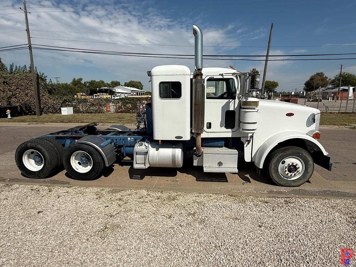 Used 2008 PETERBILT 367 T/A 36” SLEEPER TRUCK