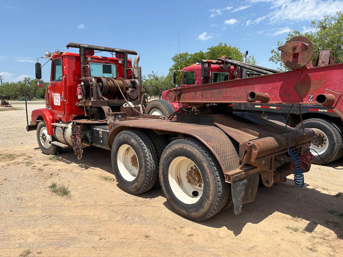 Used 1994 WHITE GMC WCA T/A DAYCAB WINCH TRUCK