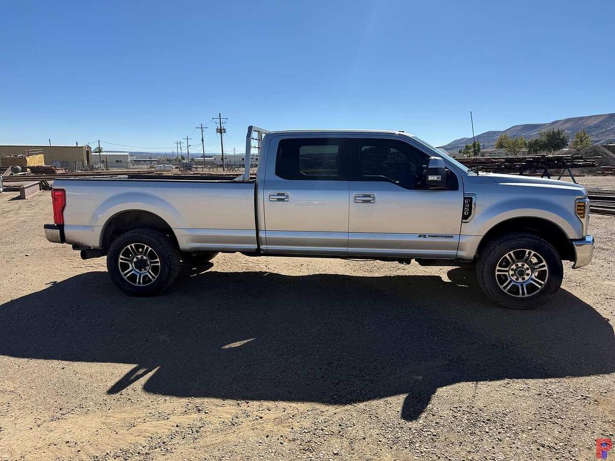 Used 2018 FORD F-350 SUPER DUTY LARIAT 6.7L CREW CAB 4X4 PICKUP