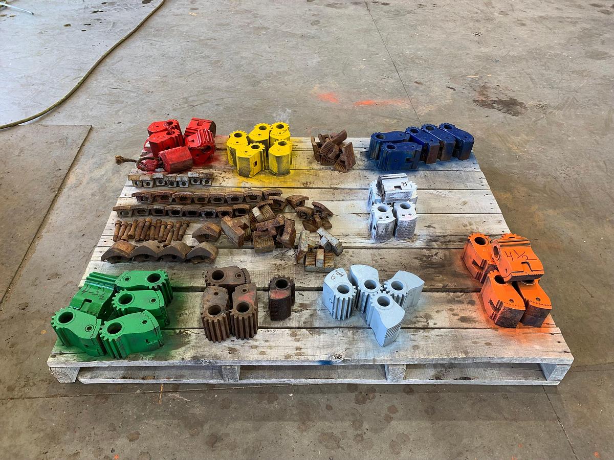 Used PALLET OF MOSTLY FOSTER 54-02 SIZES: 2-8", 2-7/8", 4-1/2", 5-1/2", 6-5/8", 7",& 8"  TONG HEADS