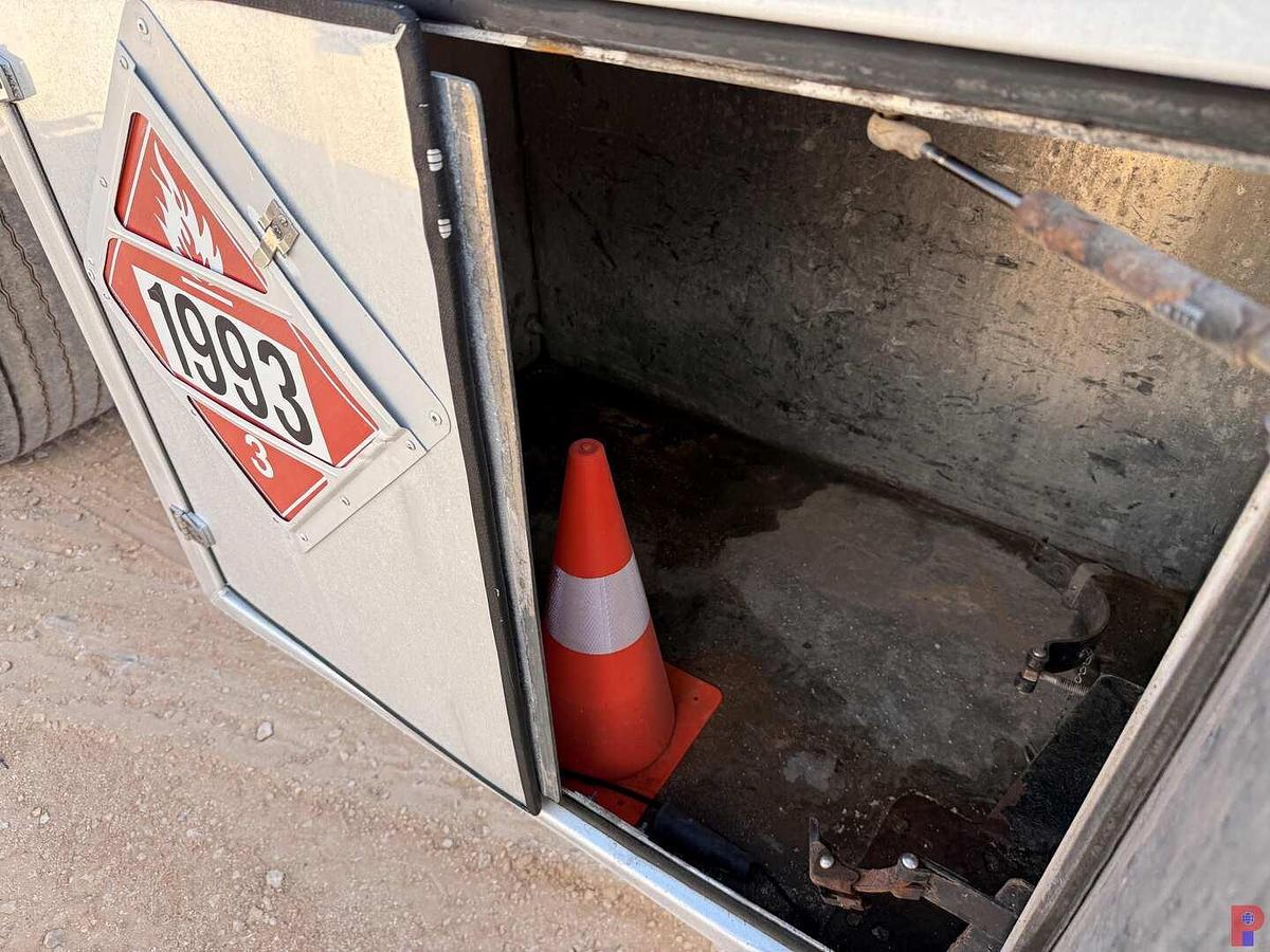 Used 2014 POLAR TANK 9,400 GAL. FUEL TANK TRAILER