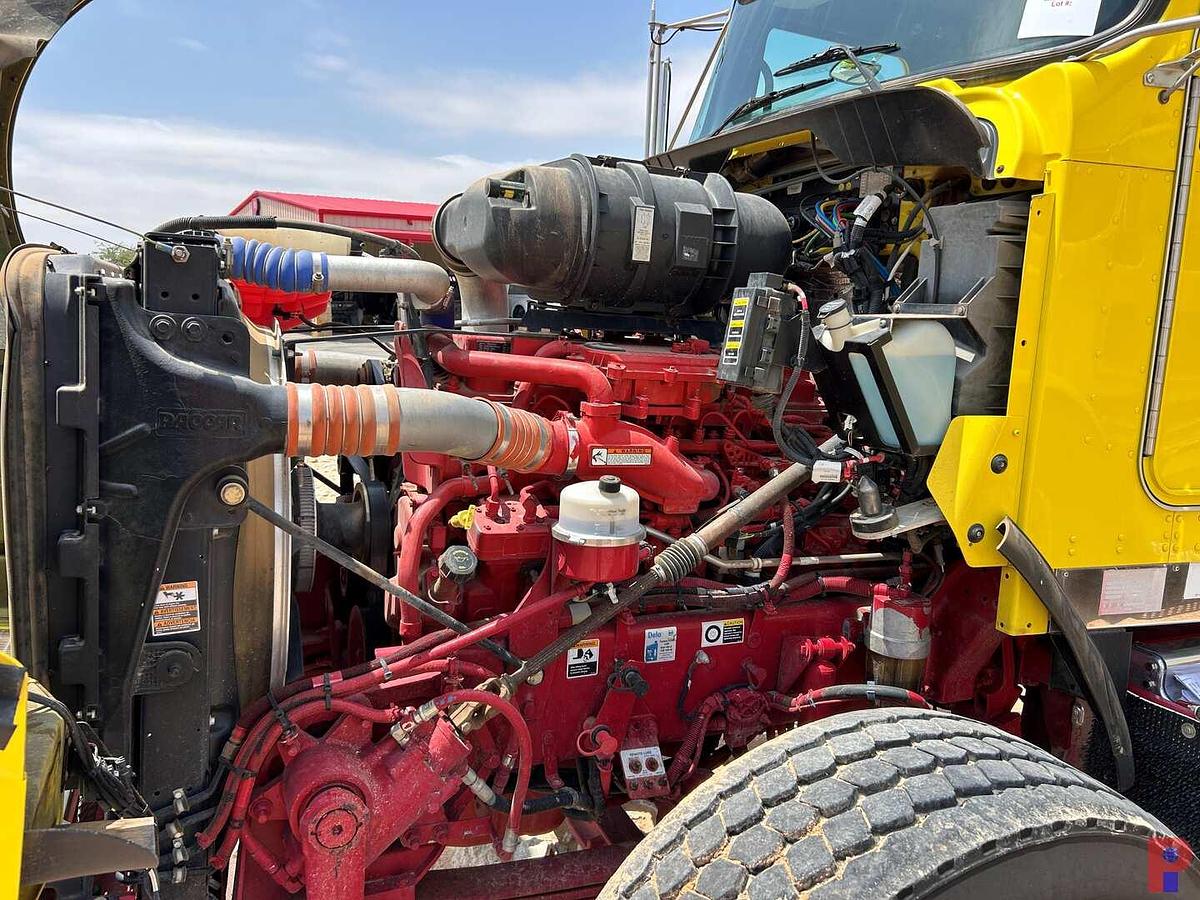Used 2013 KENWORTH T800 DAY TRI AXLE CAB & CHASSIS