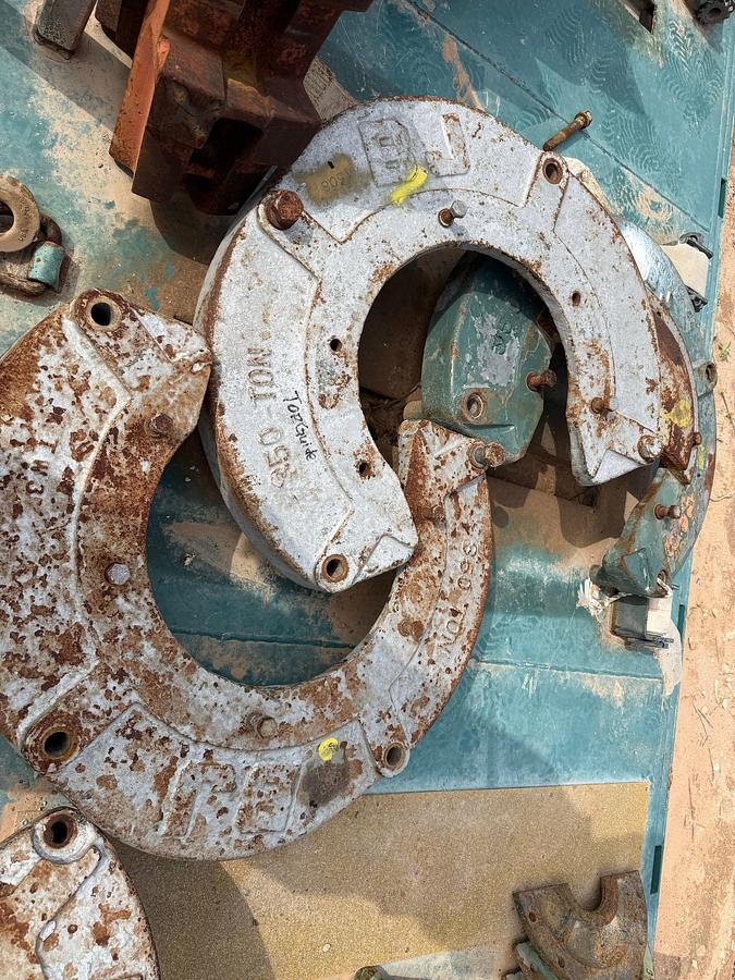 Used LOT OF BJ (1) 175 & (3) 350-TON SPIDER SLIP ELEVATOR TOP GUIDE PLATES