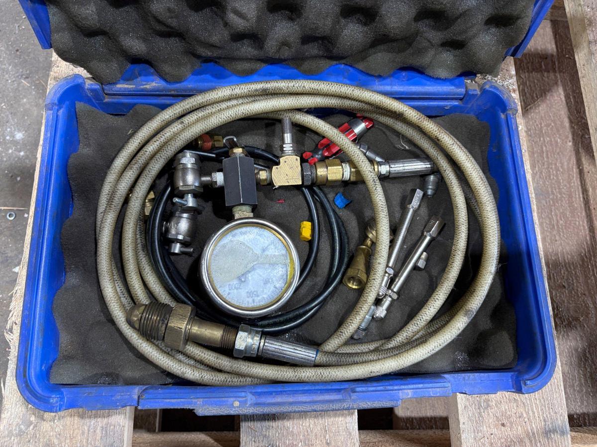 Used Nitrogen test gauge for accumulator bottles