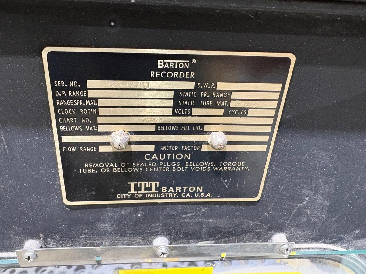 Used BARTON CHART RECORDER & CHARTS