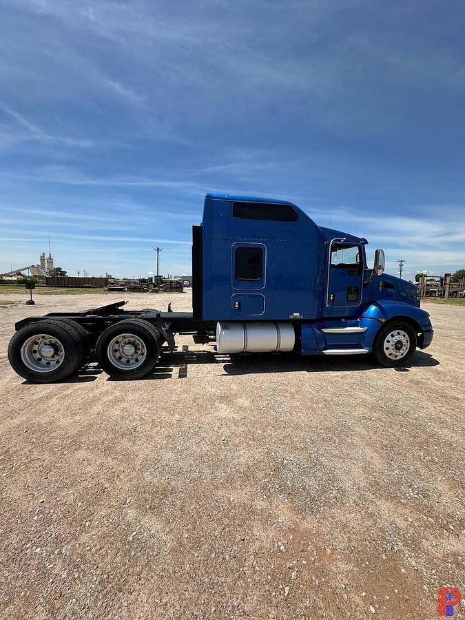 Used 2012 KENWORTH T 660 T/A SLEEPER TRUCK