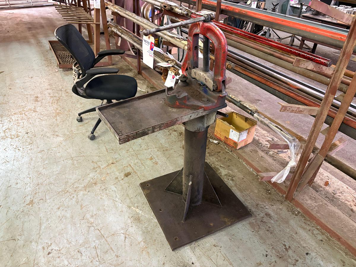 Used Ridgid pipe vise