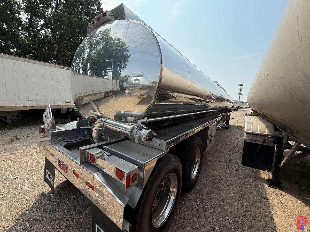 Used 2012 HEIL 9,300 GAL. 5-COMPARTMENT FUEL TANK TRAILER