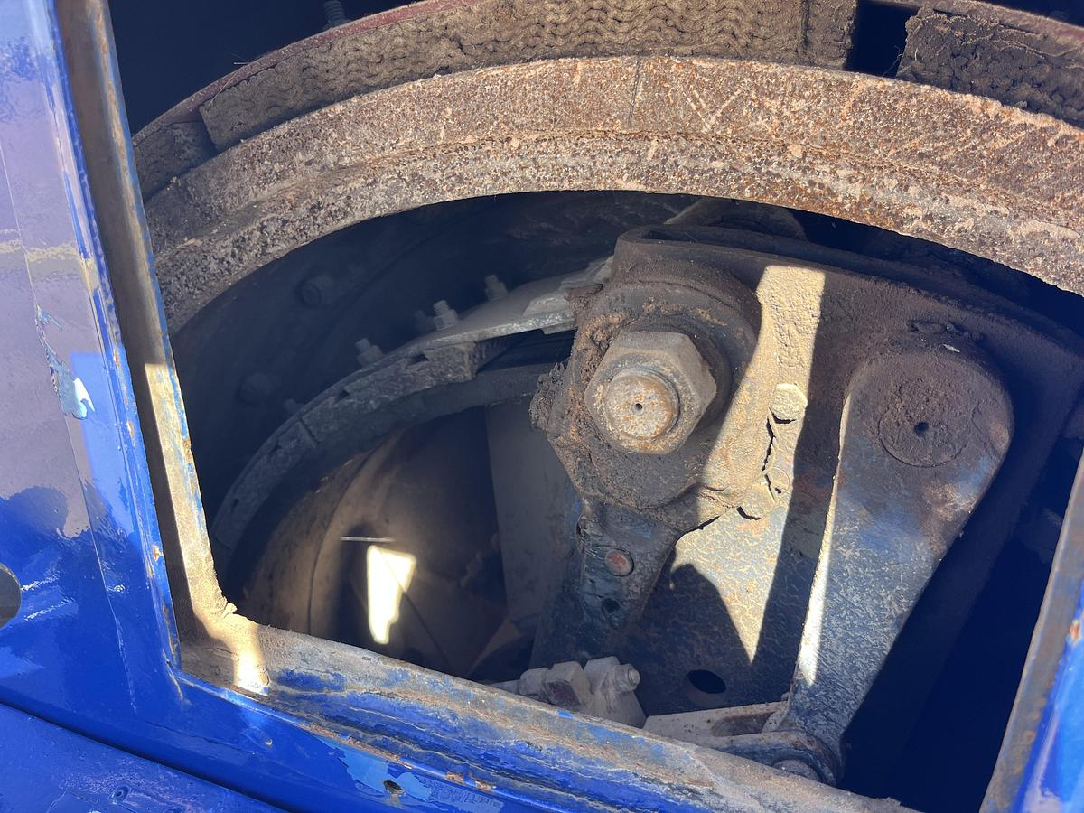 Used 2005 WATSON HOPPER S/D SWAB RIG MTD ON T/A INTERNATIONAL 7400