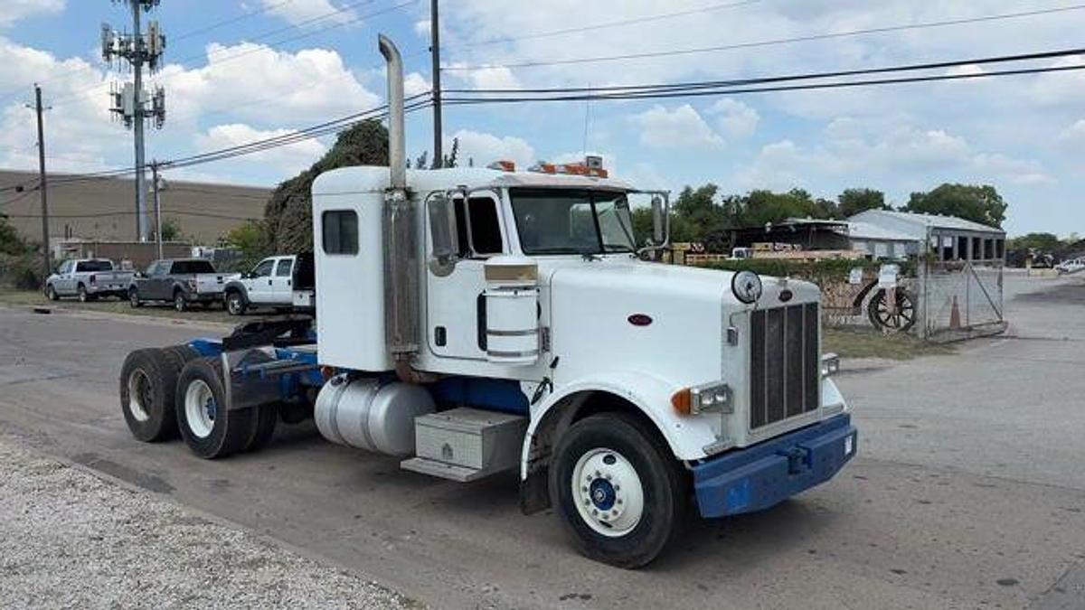 Used 2007 PETERBILT 378 T/A 36” SLEEPER TRUCK