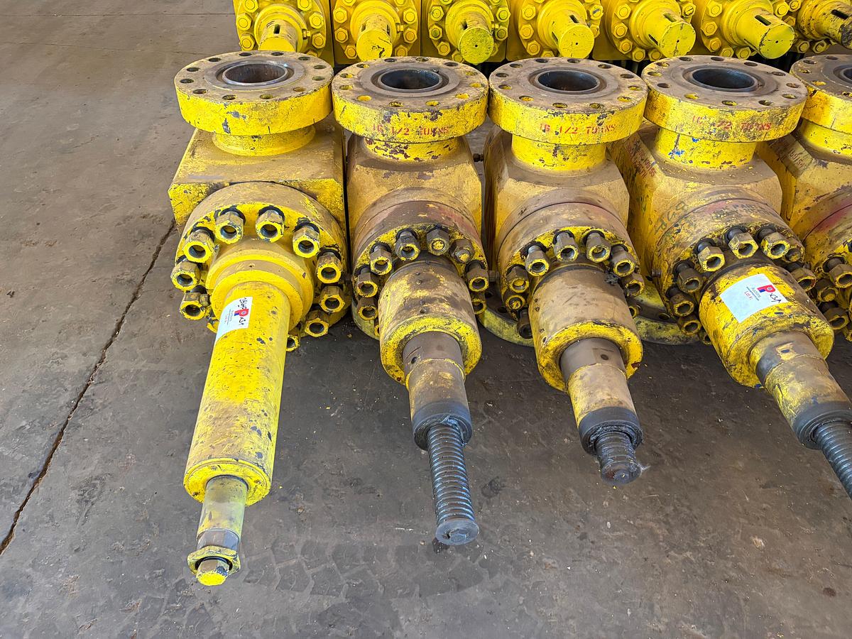 Used (3x$) 7-1/16” 10k frac valves, field ready