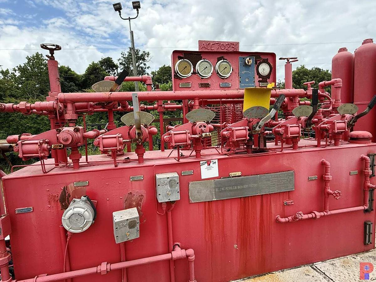 Used BPMF MOD. 720-6 3K PSI 12-BOTTLE 6-STATION ACCUMULATOR CLOSING UNIT SKIDDED