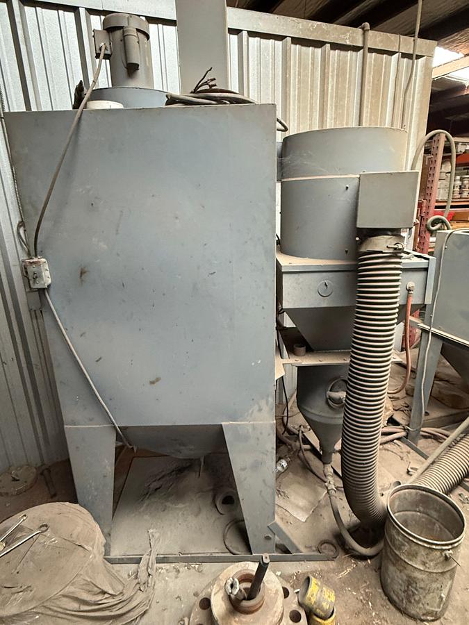 Used TRINCO 42X30SL/DP850 DRY BLAST CABINET SYSTEM