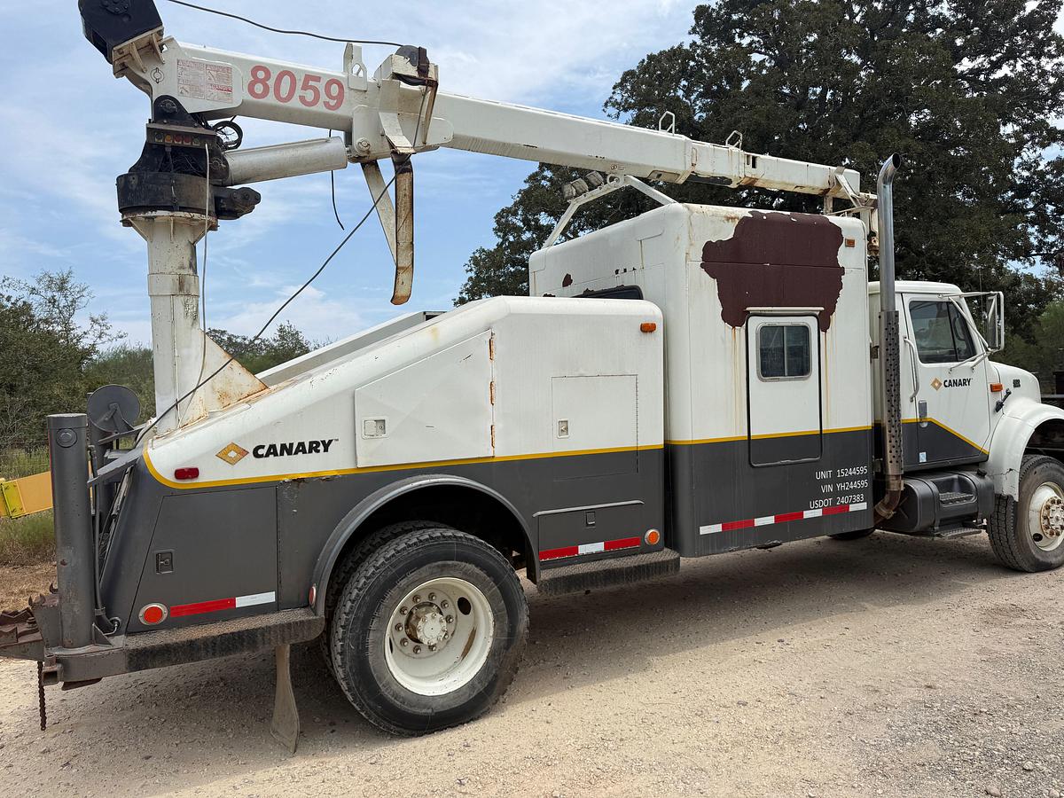 Used 2000 INTERNATIONAL 4800 4X4 S/A SPILT DRUM WIRELINE TRUCK