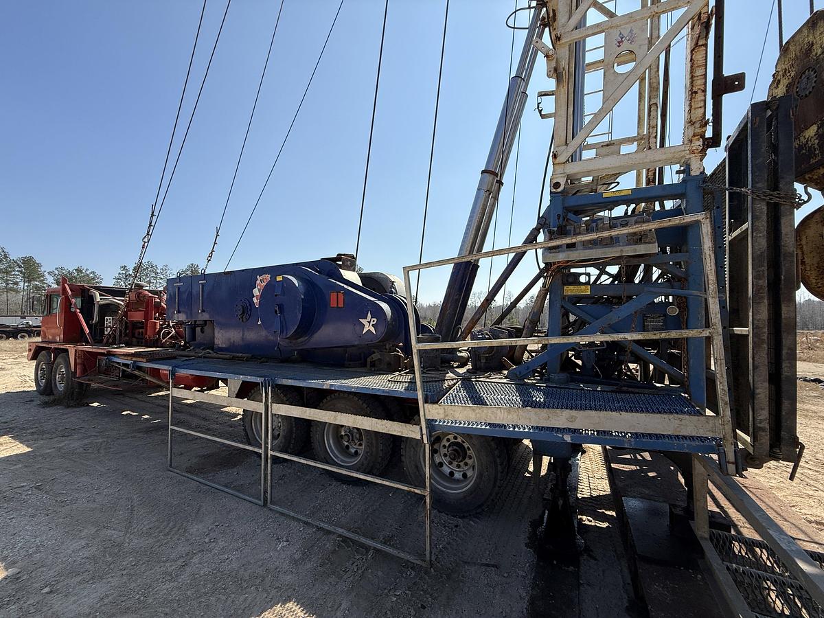 Used 2012 CAMERON C-500 SD 112'-300K LBS 5-AXLE WELL SERVICE RIG