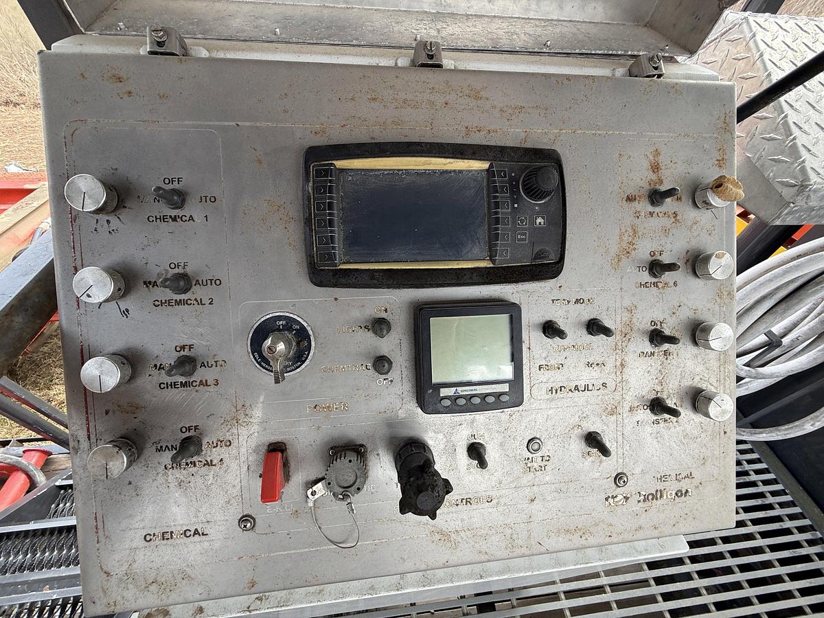 Used 35’ X 102” 30 BBL CHEMICAL MIXING UNIT MTD ON 2018 BIG TEX 12 TON DUAL T/A GOOSENECK TRAILER