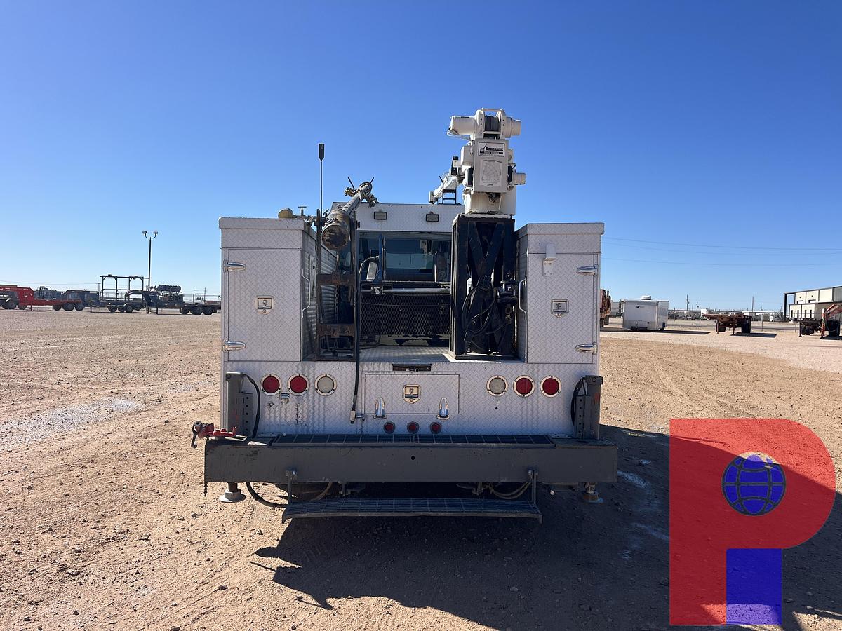 Used 2015 FREIGHTLINER M2 106 S/A CREW CAB SLICK LINE TRUCK