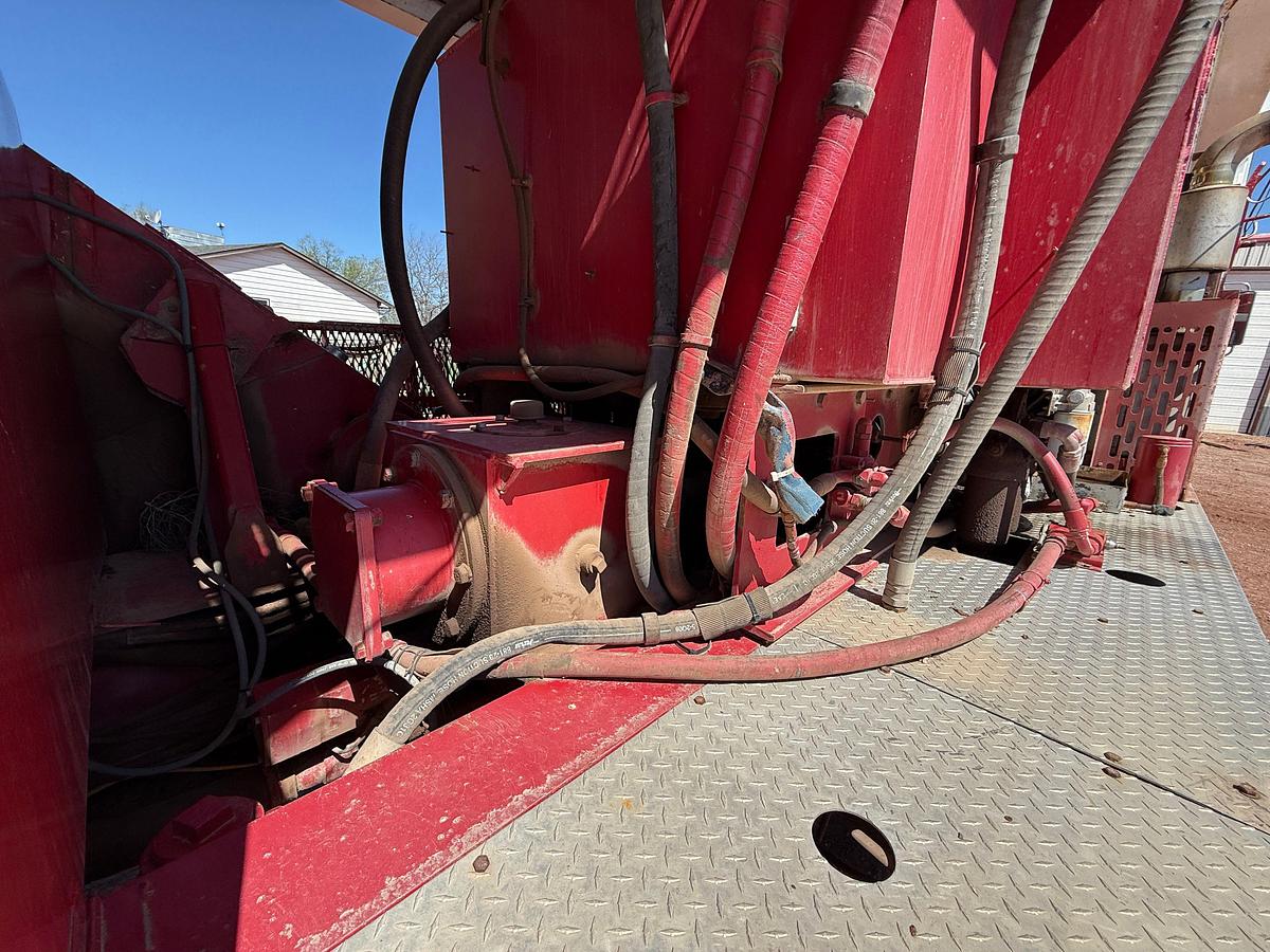 Used 1984 CRANE CARRIER W5384A DD 108’-267K 5-AXLE WELL SERVICE WORKOVER RIG