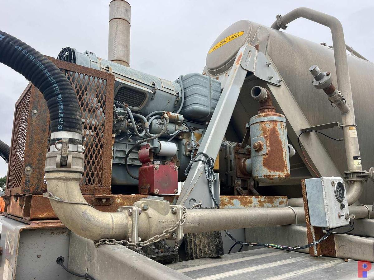 Used 2004 HEIL 1,000 CU.FT. PNEUMATIC BULK TRAILER W/ BLOWER