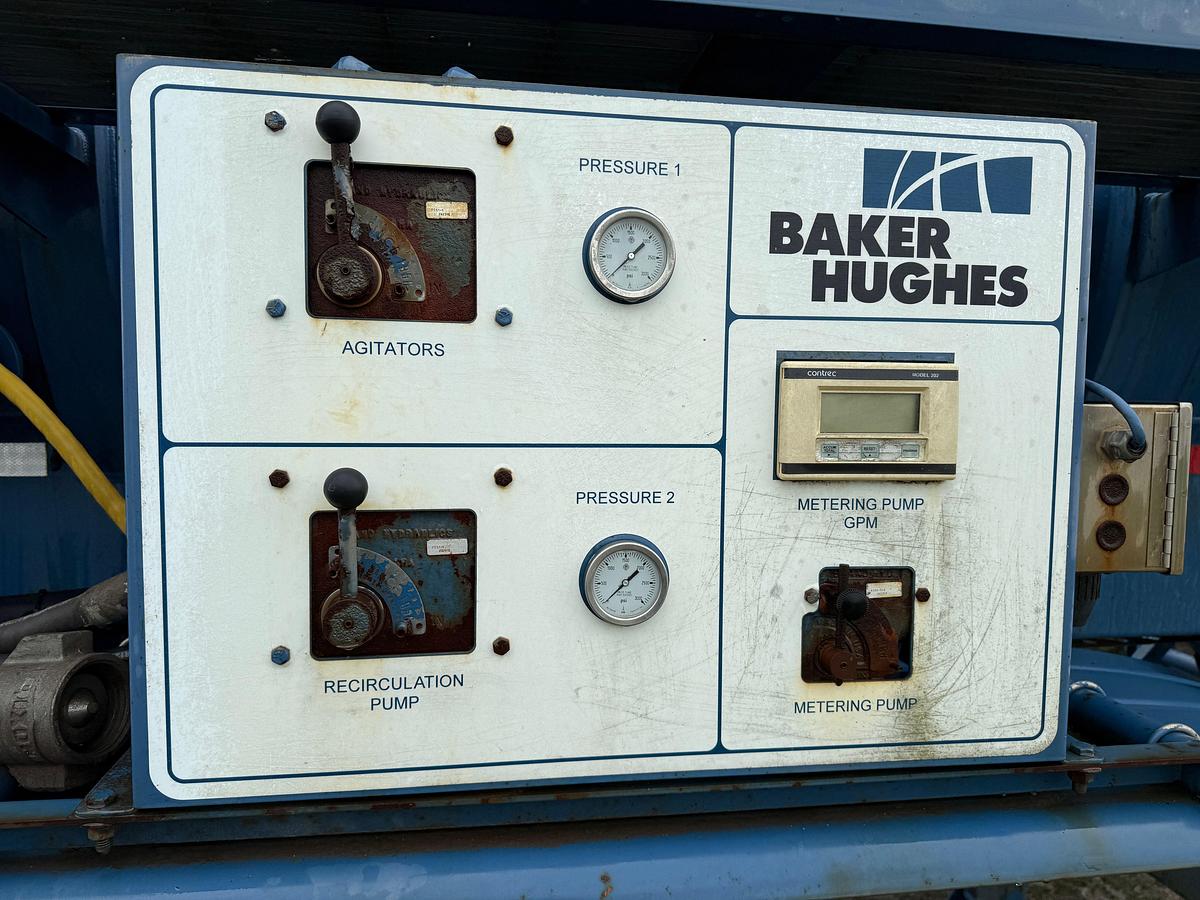 Used 2012 WILCO 4,100 GALLON W/ HYD AGITATORS T/A ACID TRANSPORT TRAILER