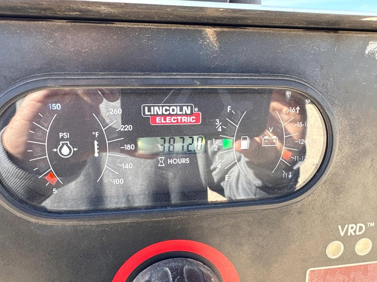 Used Lincoln Electric Vantage 549 Welding Machine