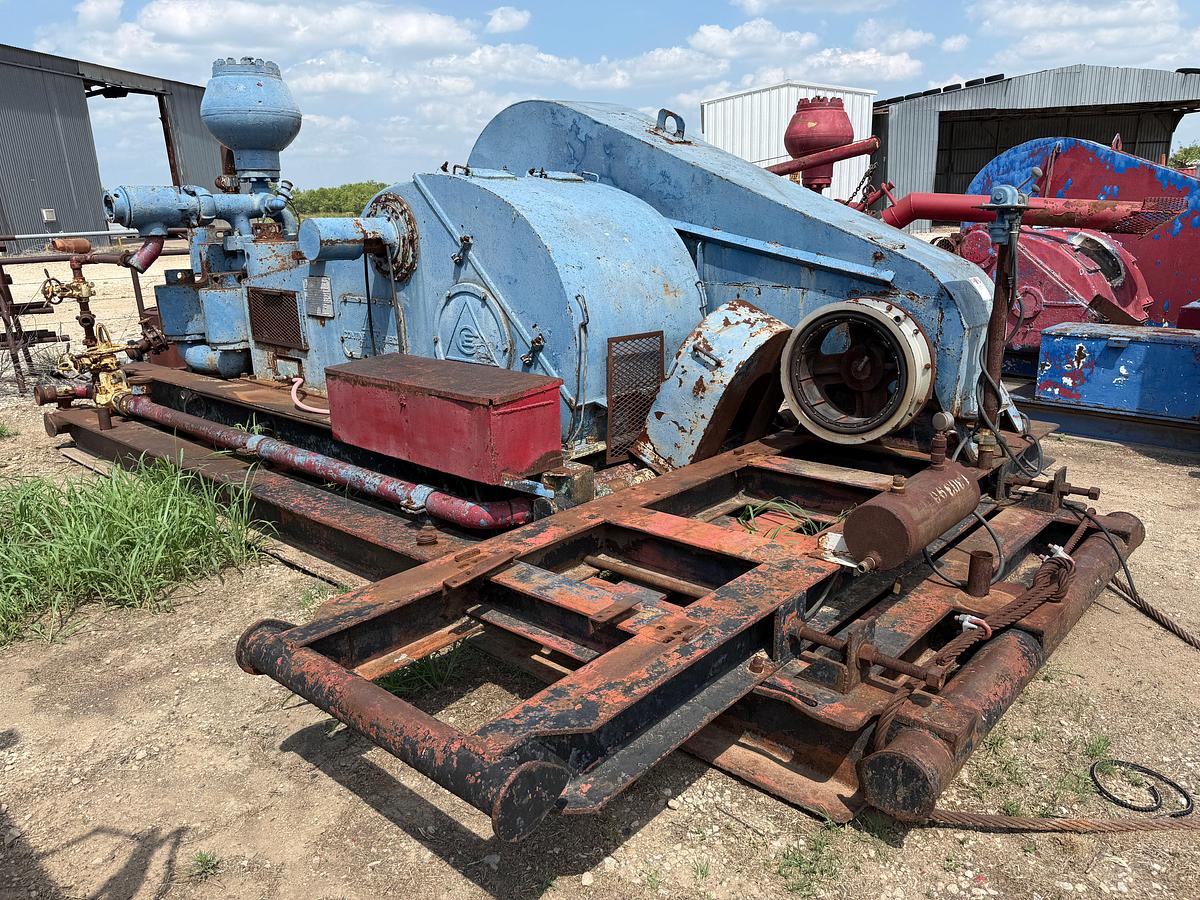 Used CONTINENTAL EMSCO DB-550 DUPLEX MUD PUMP W/ EATON 18”AIRFLEX CLUTCH, SKIDDED
