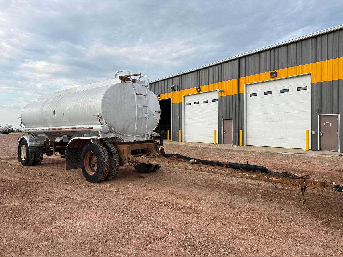 Used 5,250 GALLON ALUMINUM 2-AXLE TANK PUP TRAILER