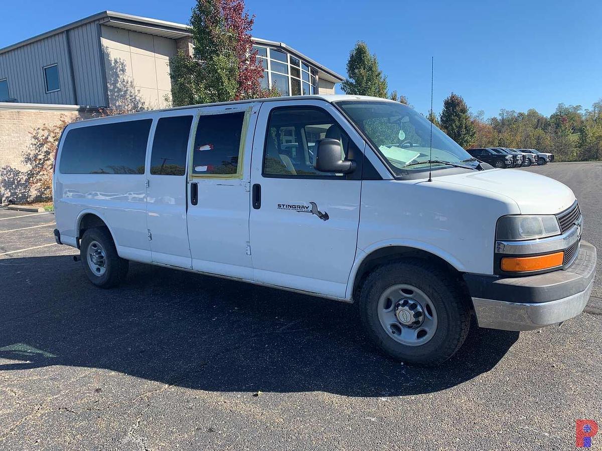 Used 2016 CHEVROLET EXPRESS 11 PASSENGER VAN