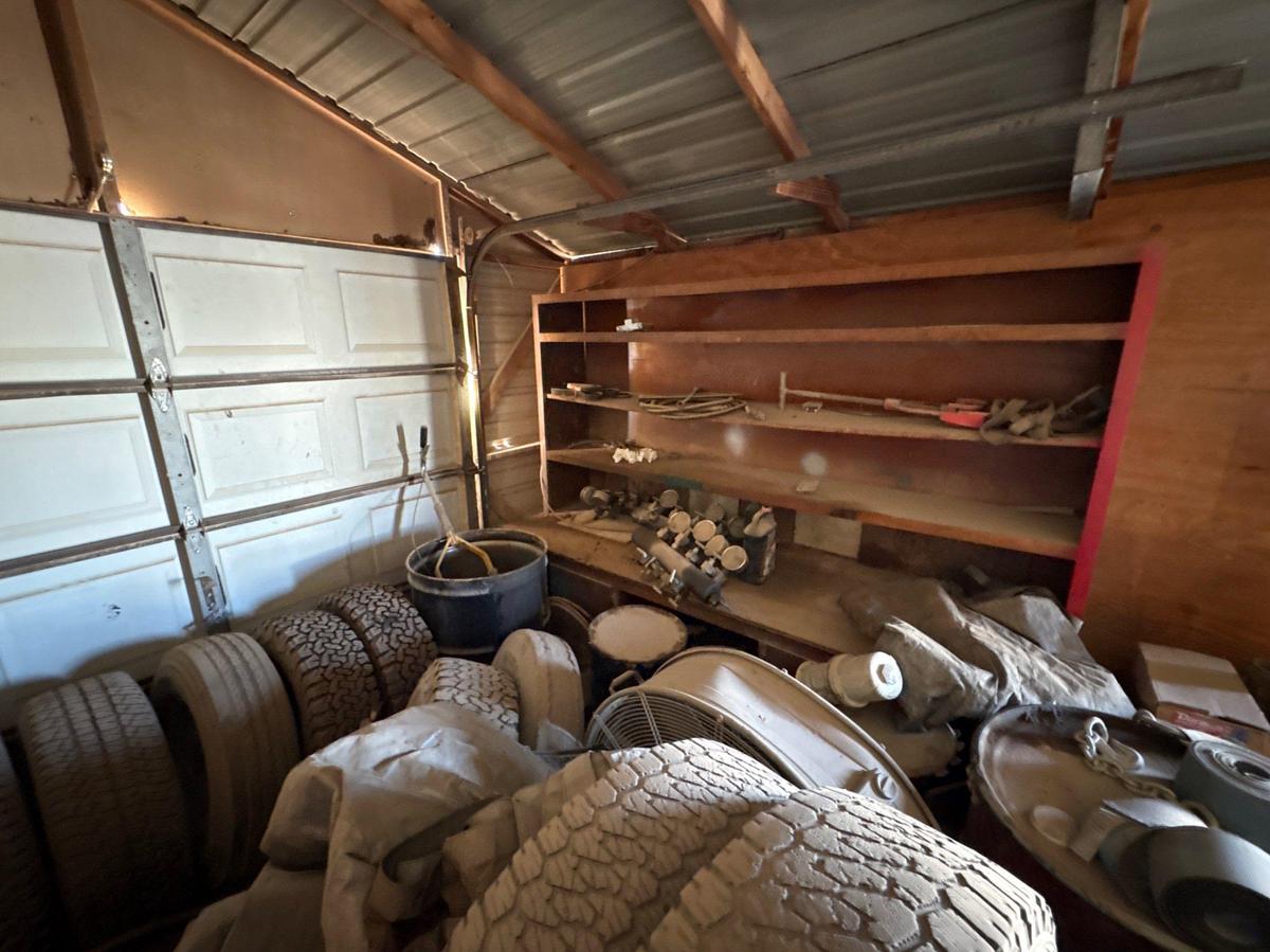Used Contents of yard shed