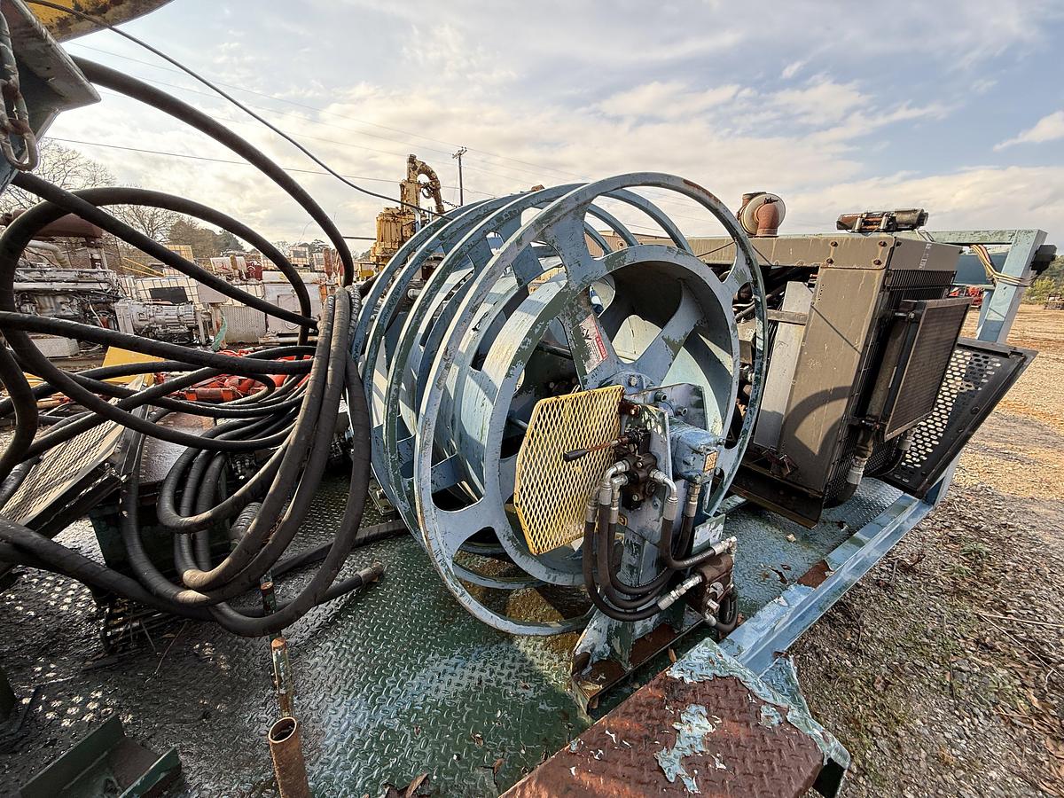 Used LOGAN 85-TON POWER SWIVEL P/B CUMMINS MTD ON 2009 AMERITRAIL GOOSENECK TRAILER