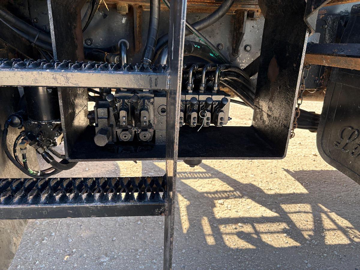 Used 2005 KENWORTH C500B TWIN STEER BED TRUCK