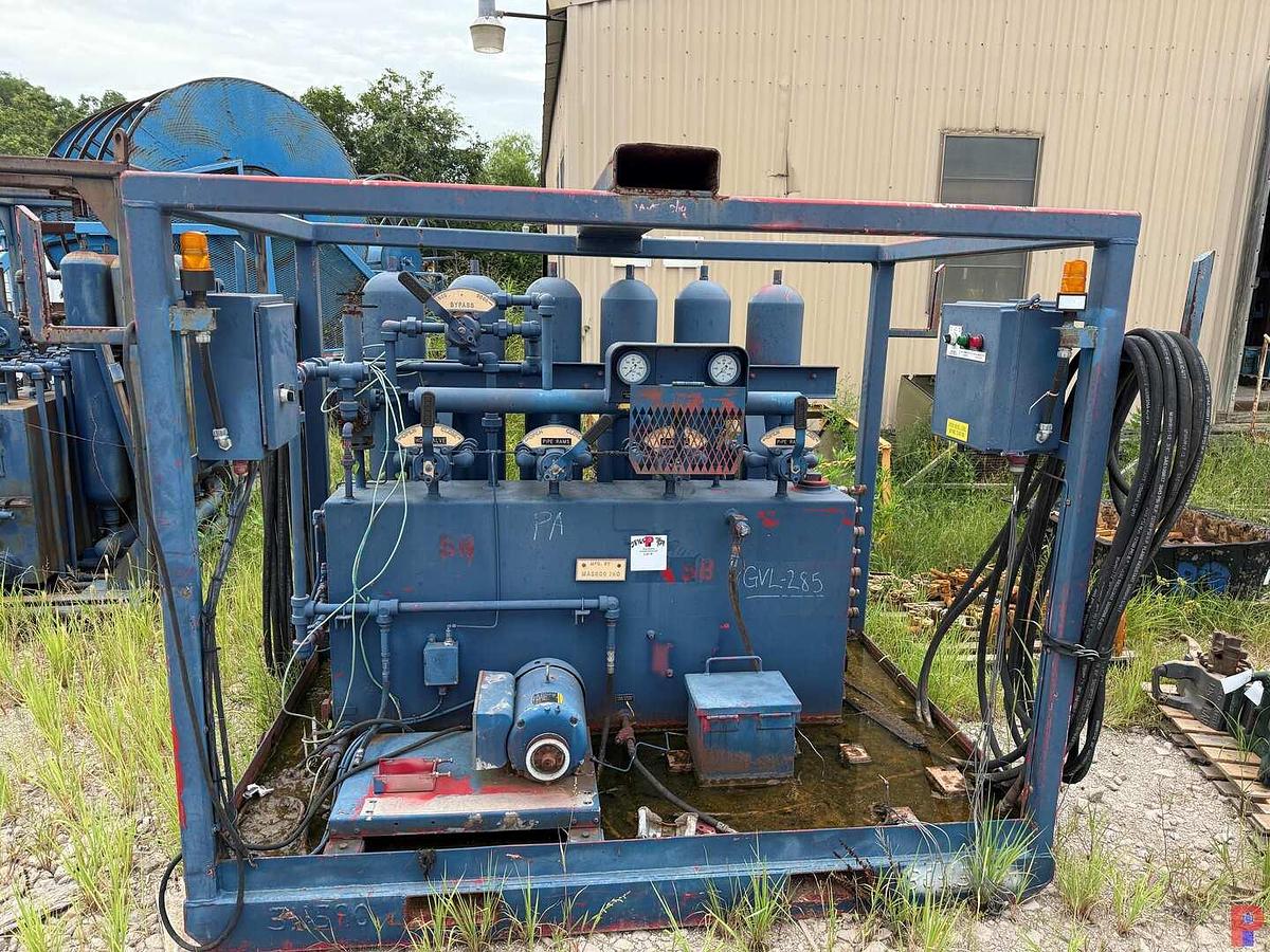 Used MASSCO MOD. S160-11SB3  6-BOTTLE 4-STATION SKIDDED ACCUMULATOR CLOSING UNIT