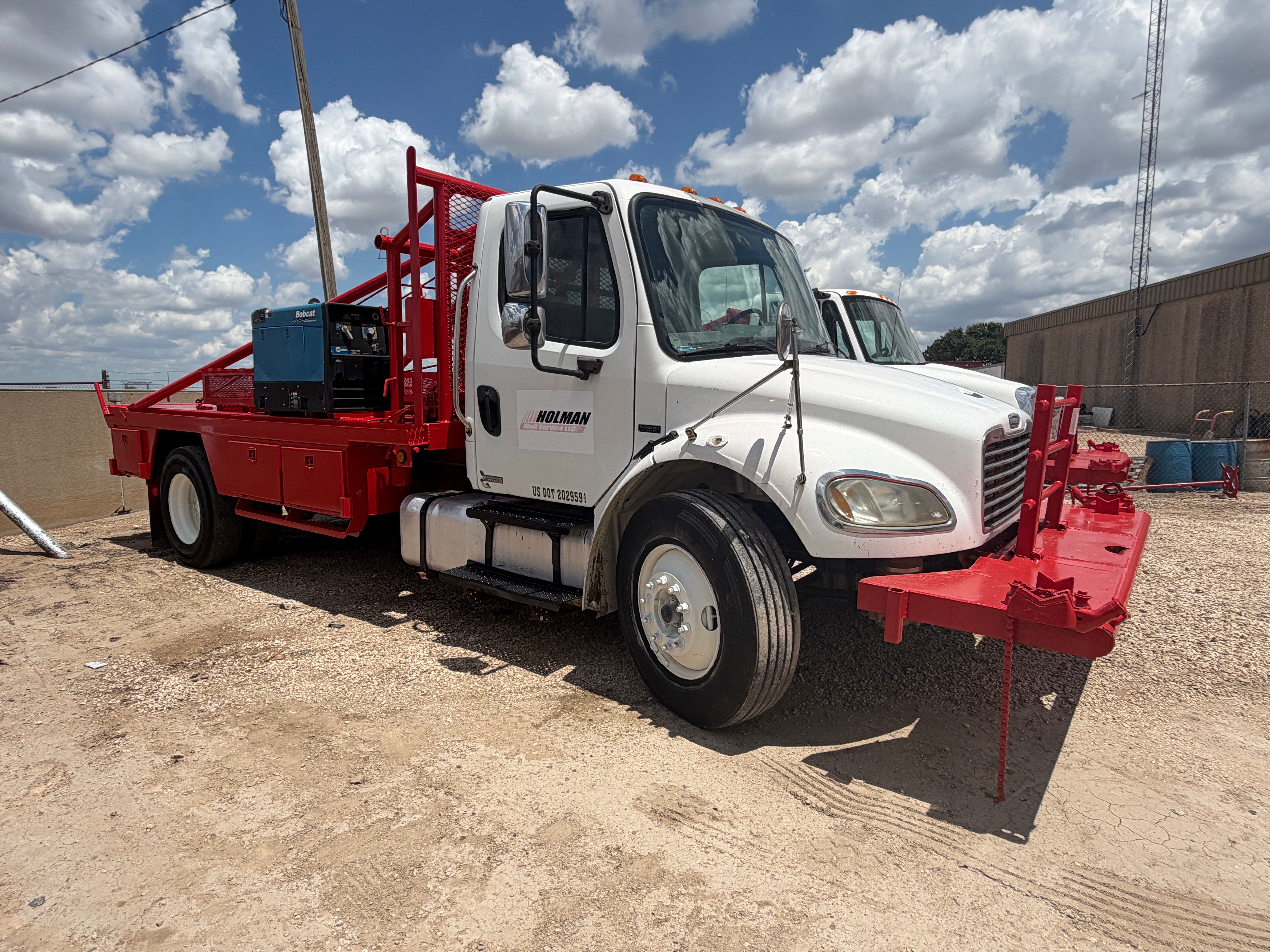 Used 2007 FREIGHTLINER M2 106 S/A DAYCAB GIN POLE TRUCK