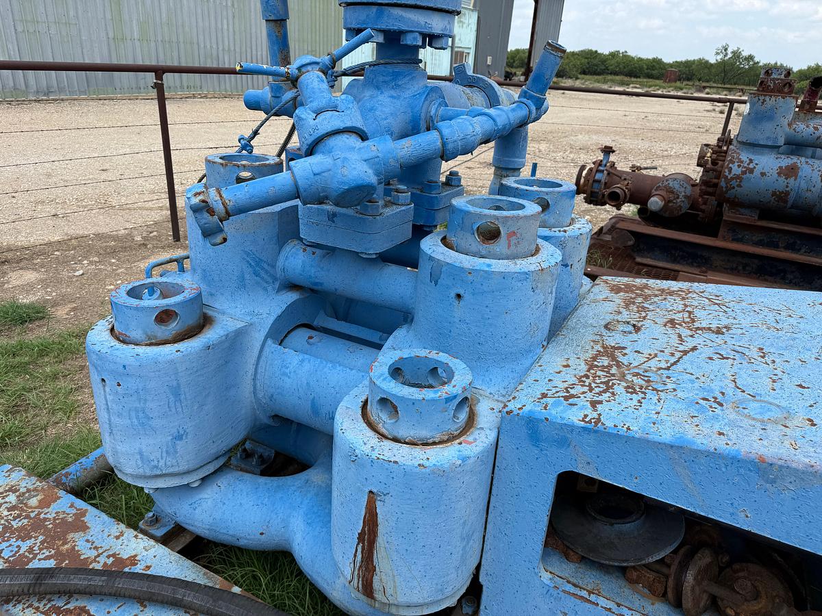 Used Continental Emsco DB-550 DUPLEX MUD PUMP P/B CAT D379, SKIDDED
