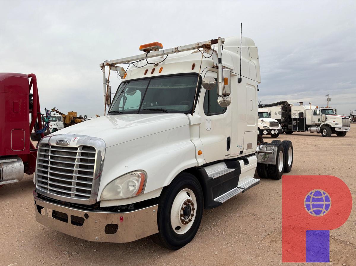 Used 2010 FREIGHTLINER CASCADIA T/A SLEEPER HAUL TRUCK