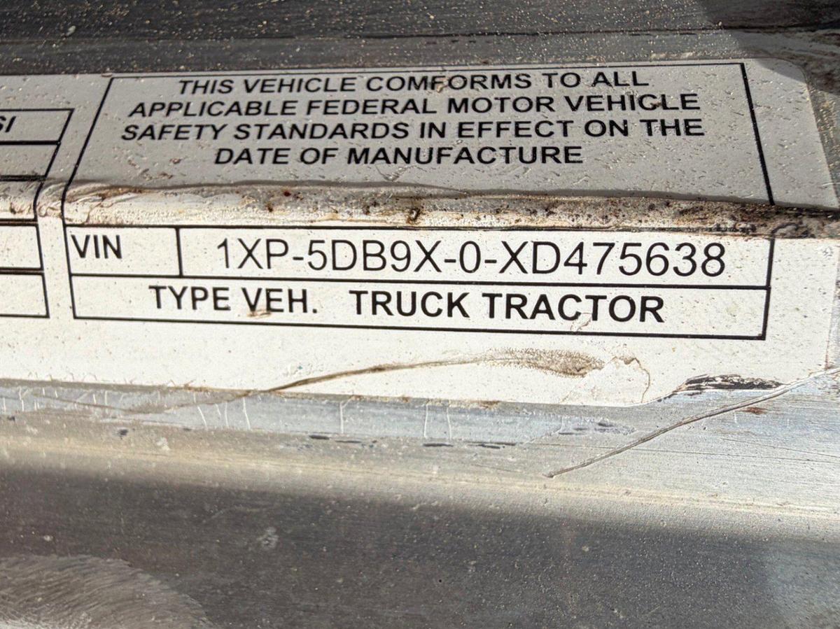 Used 1999 Peterbilt 379 T/A Slick Back Winch Truck