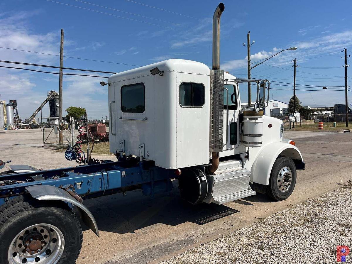 Used 2012 PETERBILT 367 T/A 36” SLEEPER TRUCK