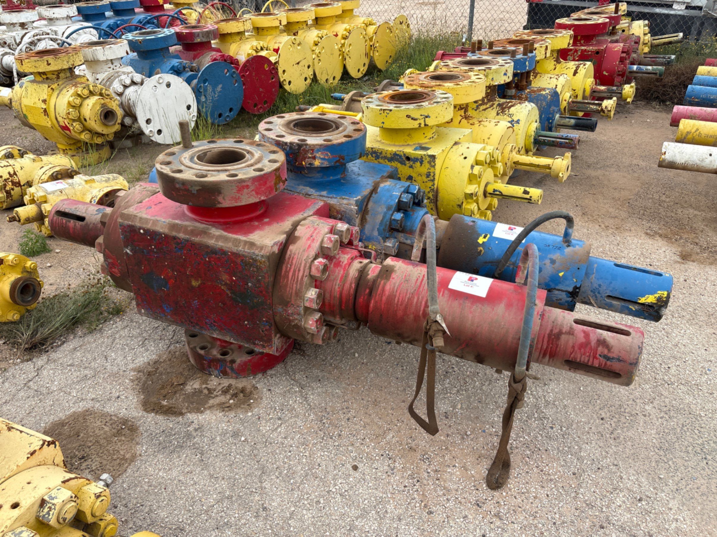 Used (2x$) 7-1/16” 10K hydraulic frac valves