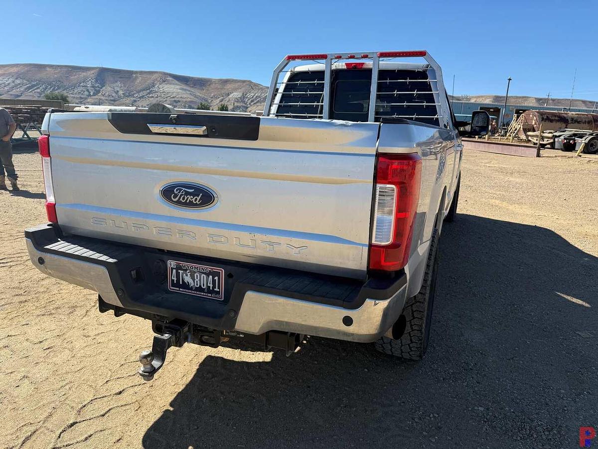 Used 2018 FORD F-350 SUPER DUTY LARIAT 6.7L CREW CAB 4X4 PICKUP