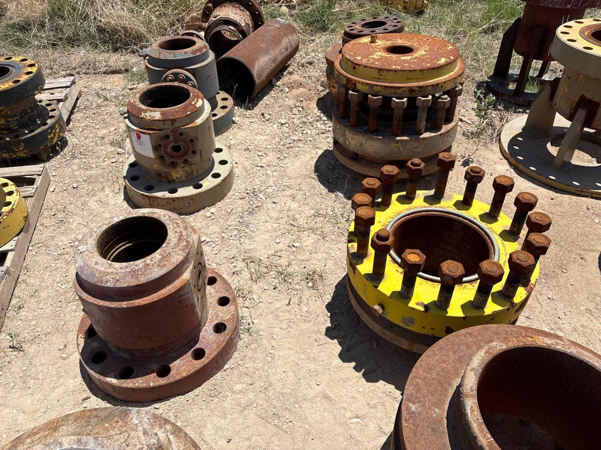 Used (6) 13-5/8” single stud adapters w/ victaulic connections& (3) weld neck well head adapters
