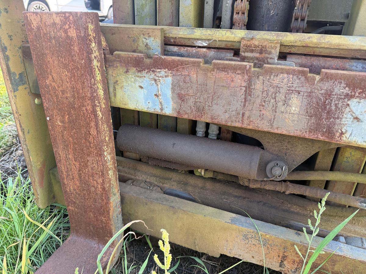 Used KOMATSU FG-25 ST11 LP 4,480 LB. FORKLIFT