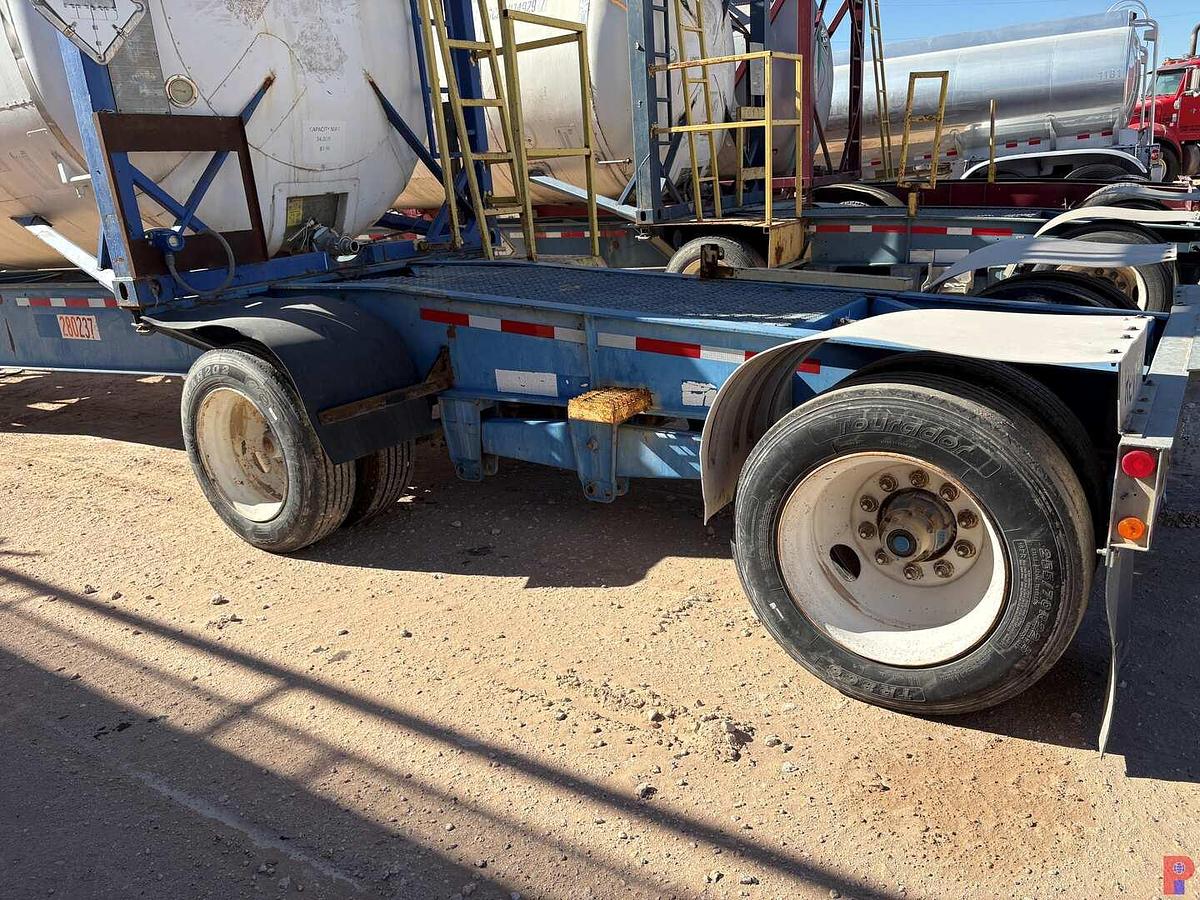 Used 1999 REINKE TRAILERS T/A CHEMICAL TRANSPORT TRAILER