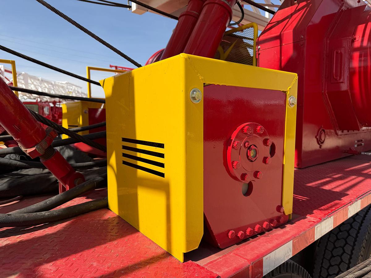 Used FRESHLY REFURBED 2007 CROWN CE600 DD 5 AXLE WELL SERVICE RIG 104'x265K MAST (2026 CAT IV)