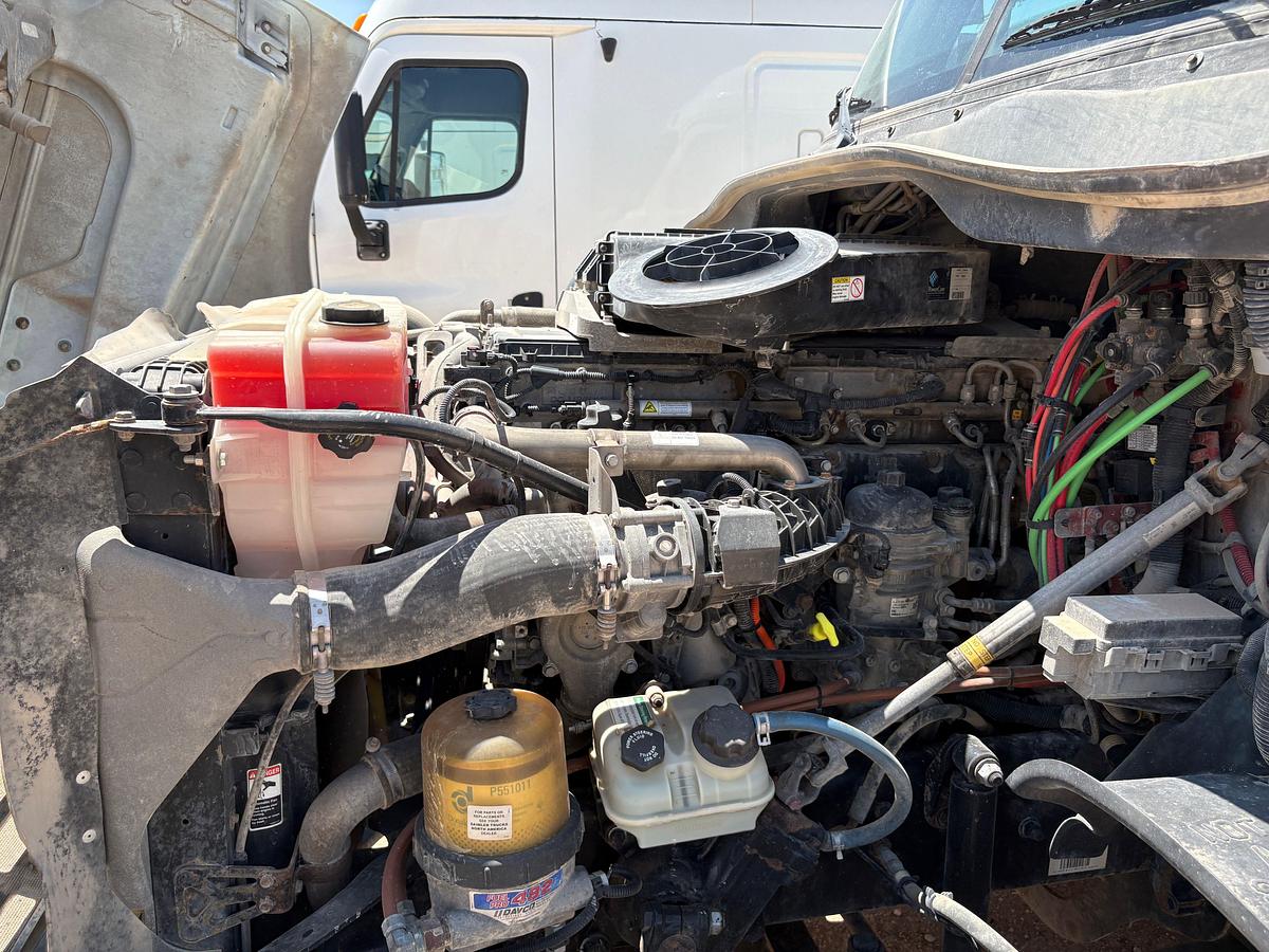 Used 2015 FREIGHTLINER CASCADIA T/A SLEEPER HAUL TRUCK