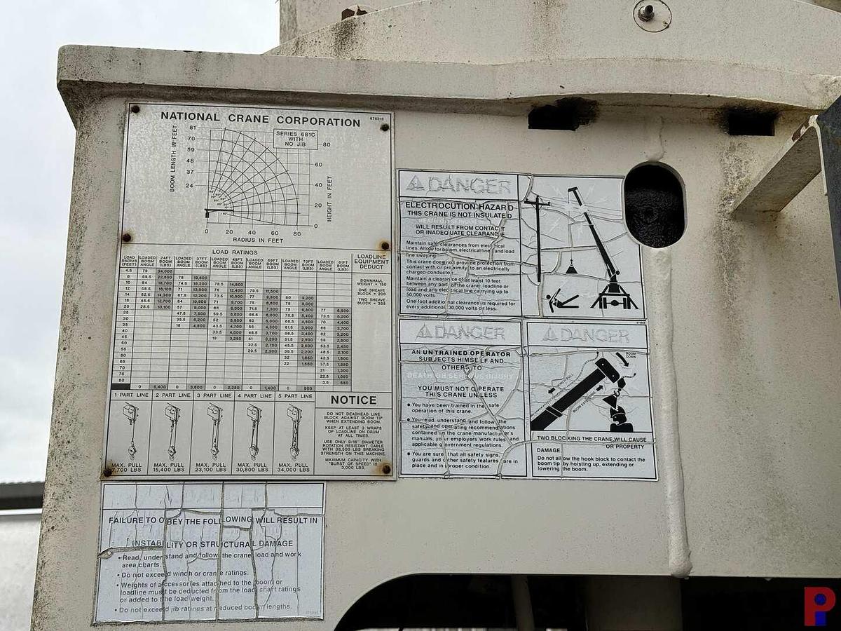 Used 2000 FRIEGHTLINER  FLD 120SD T/A W/ NATIONAL 600C CRANE TRUCK