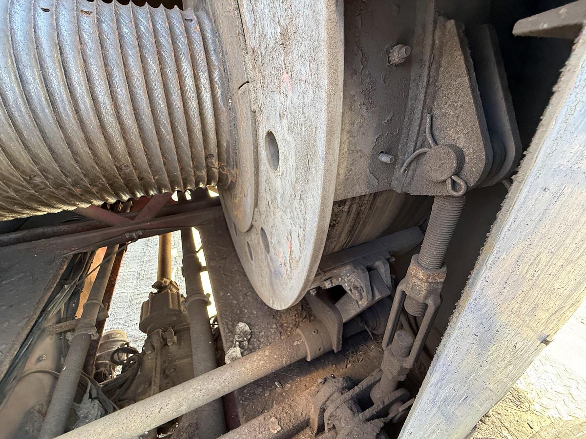 Used 2012 CAMERON C-500 SD 112'-300K LBS 5-AXLE WELL SERVICE RIG